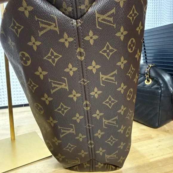 Louis Vuitton Sully MM Monogram Shoulder Bag - Picture 10 of 16